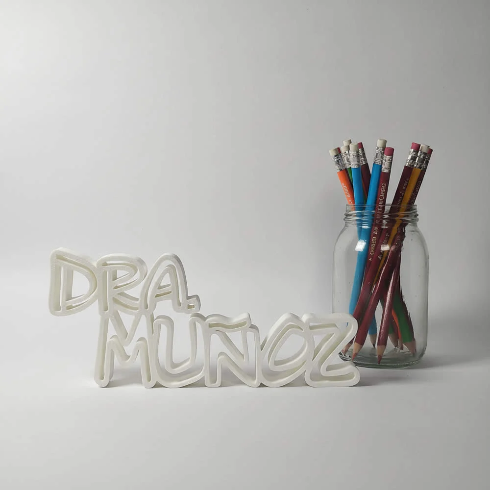 Placa 3D personalizada con nombre – color blanco