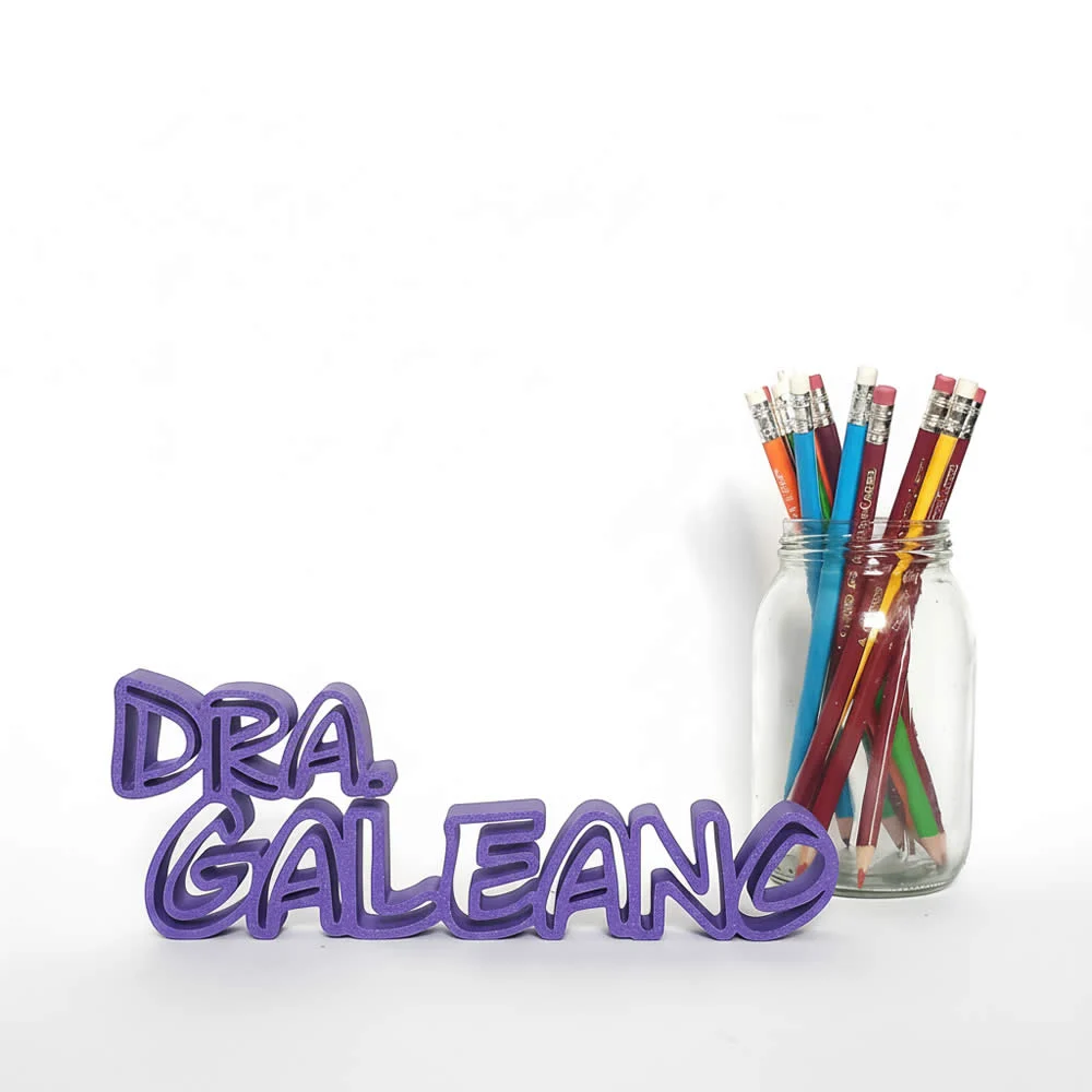 Placa 3D personalizada con nombre morado